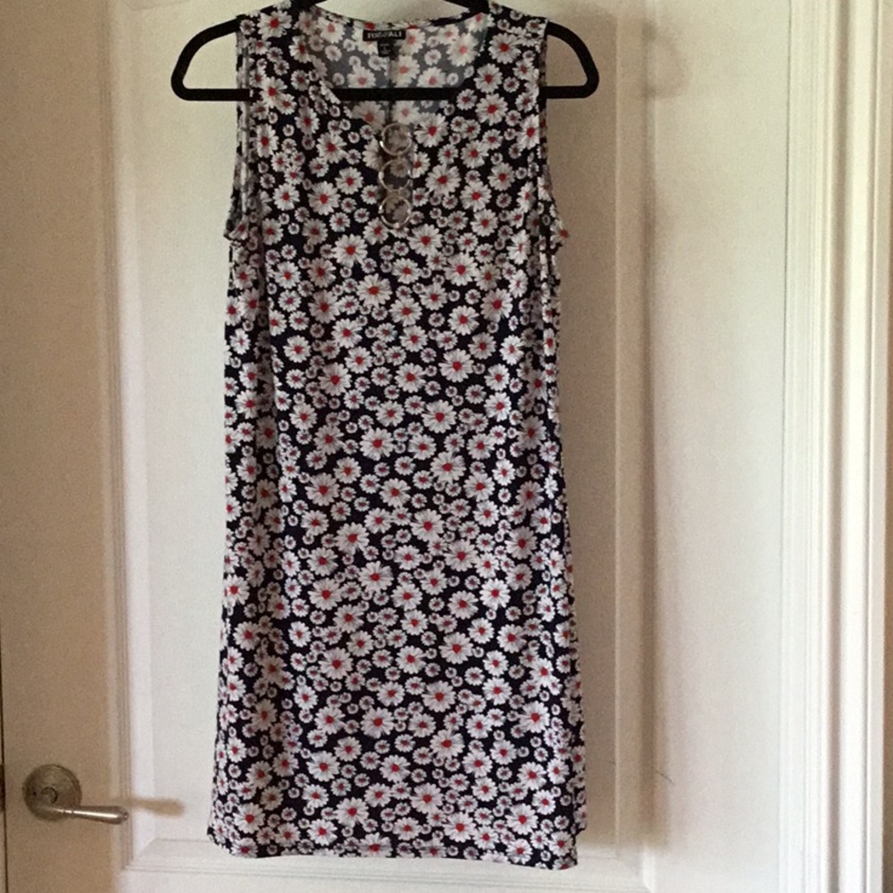 Roz & Ali sleeveless dress.